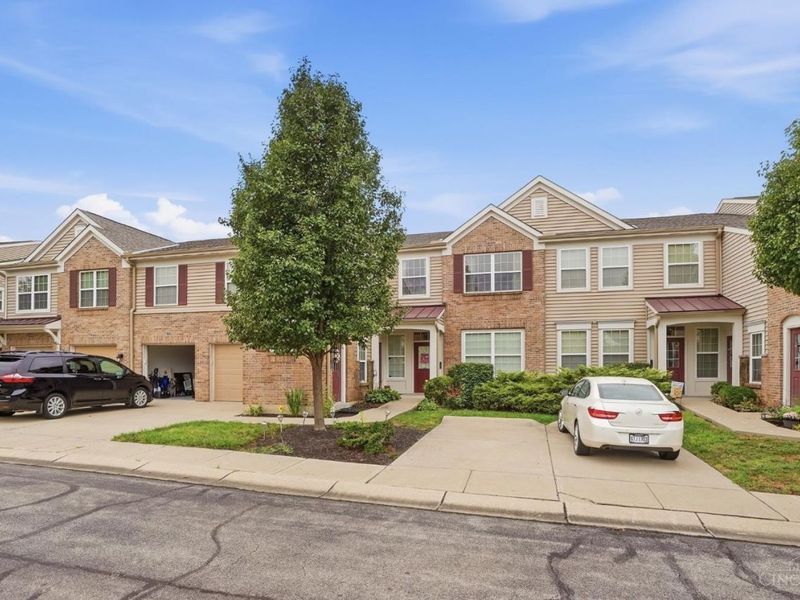 7771 Skyview Circle, Green Township, OH 45248 Photo 3