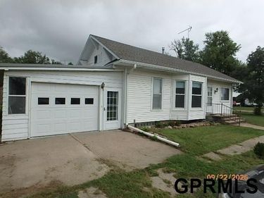 412 8th Street, Brock, NE 68320