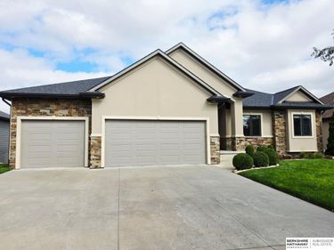 9350 S 32nd Street, Lincoln, NE 68516