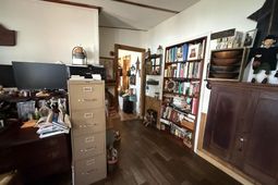 427 Gramercy Lane  photo 4