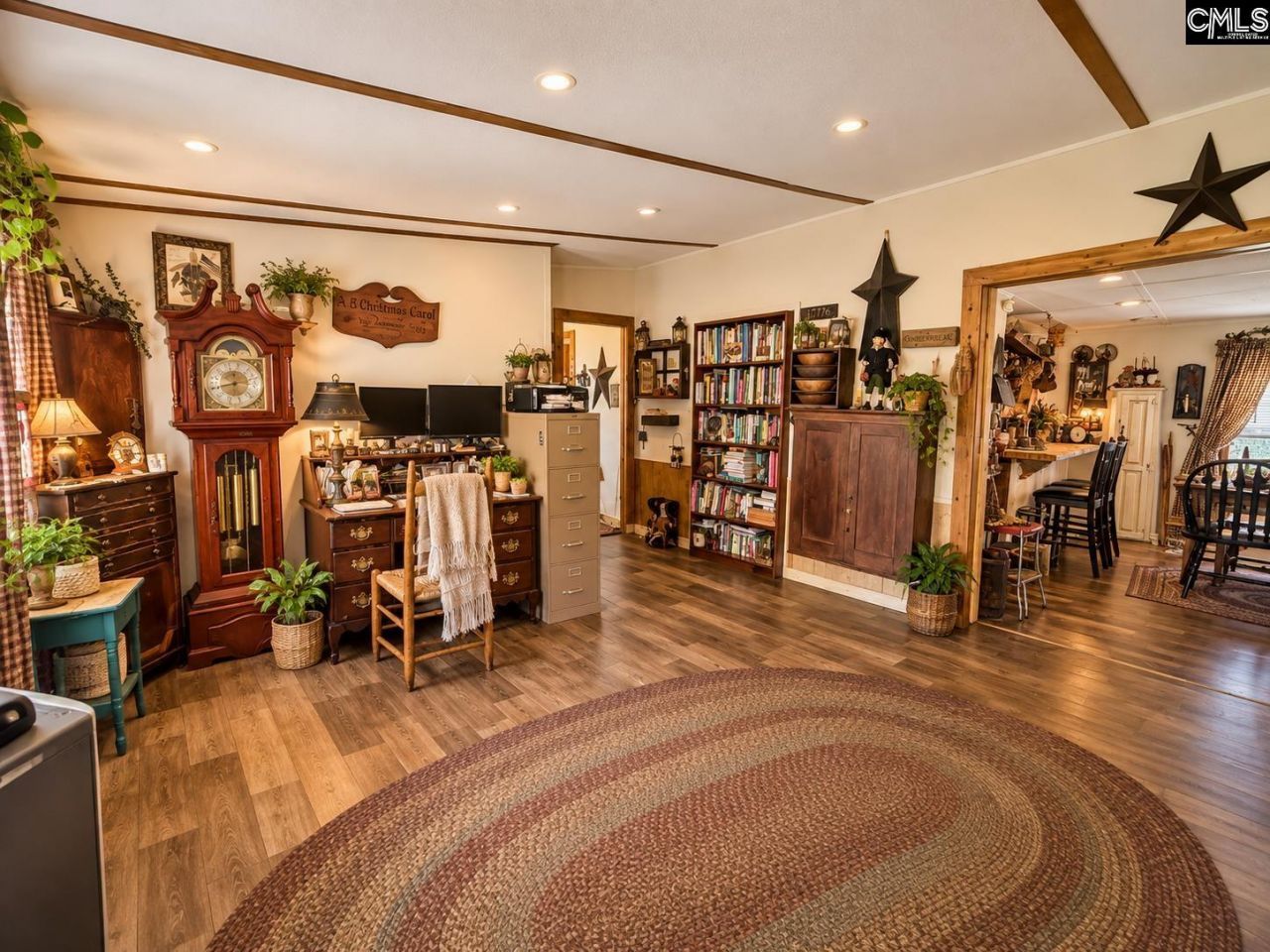 427 Gramercy Lane  Photo 8