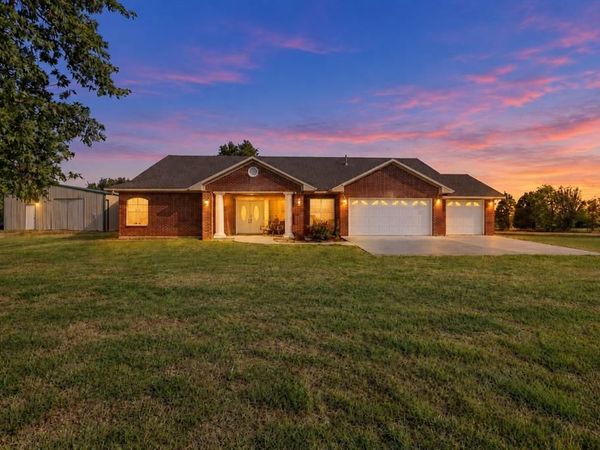 1307 E State Road 70 Highway, Calera, OK 74730