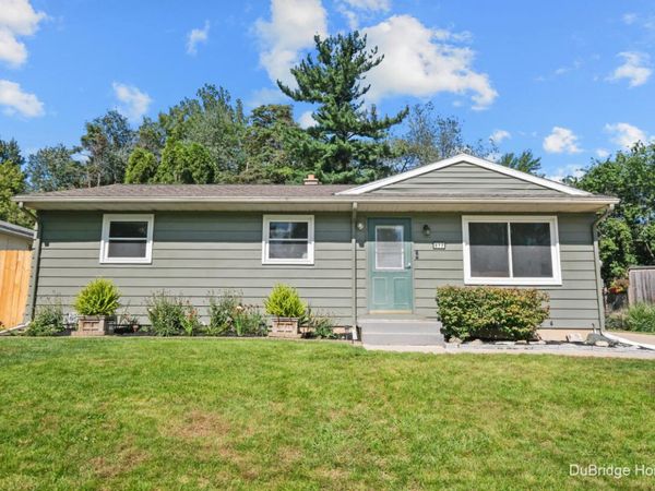 977 Coventry Drive NW, Grand Rapids, MI 49544