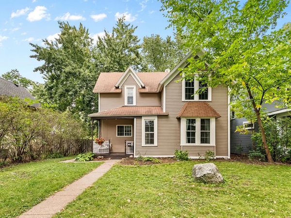 2697 8th Avenue E, North Saint Paul, MN 55109