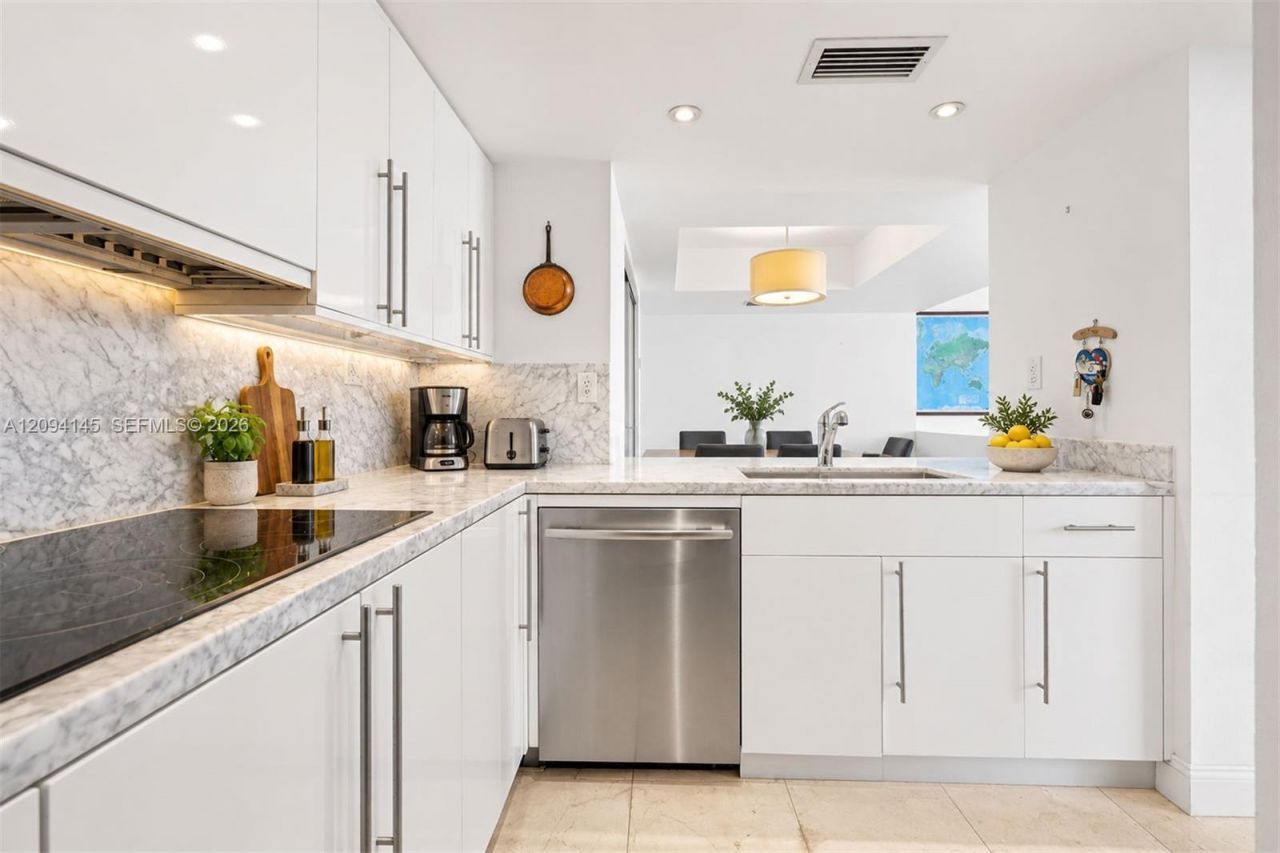 650 West Ave , Unit 2206, Miami Beach, FL 33139 Photo