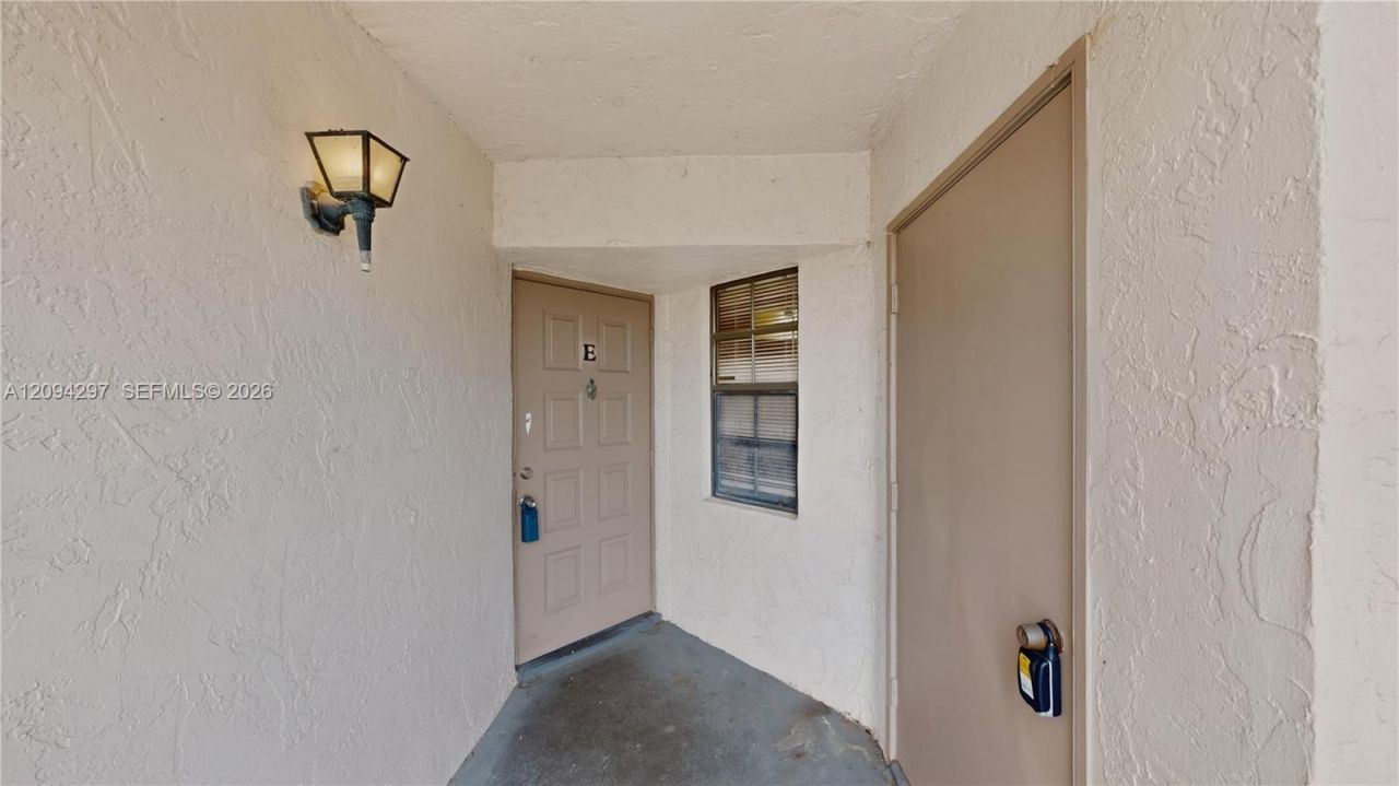 889 Hamilton Dr, Unit 889E, Homestead, FL 33034 Photo
