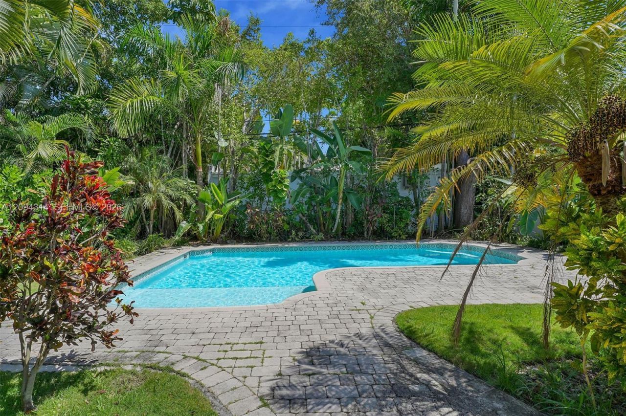 4529 Royal Palm Ave , Unit 4529, Miami Beach, FL 33140 Photo