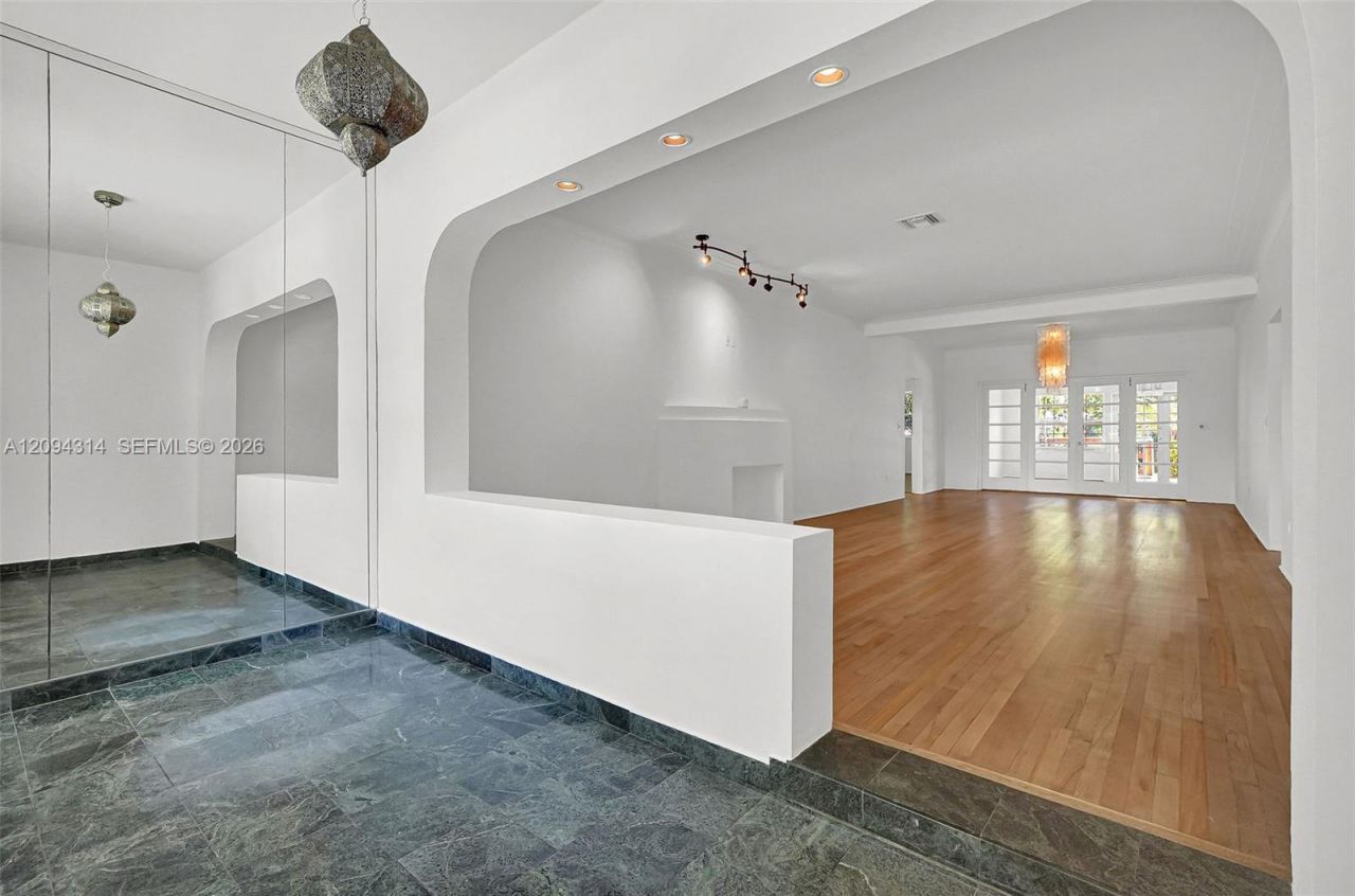 4529 Royal Palm Ave , Unit 4529, Miami Beach, FL 33140 Photo
