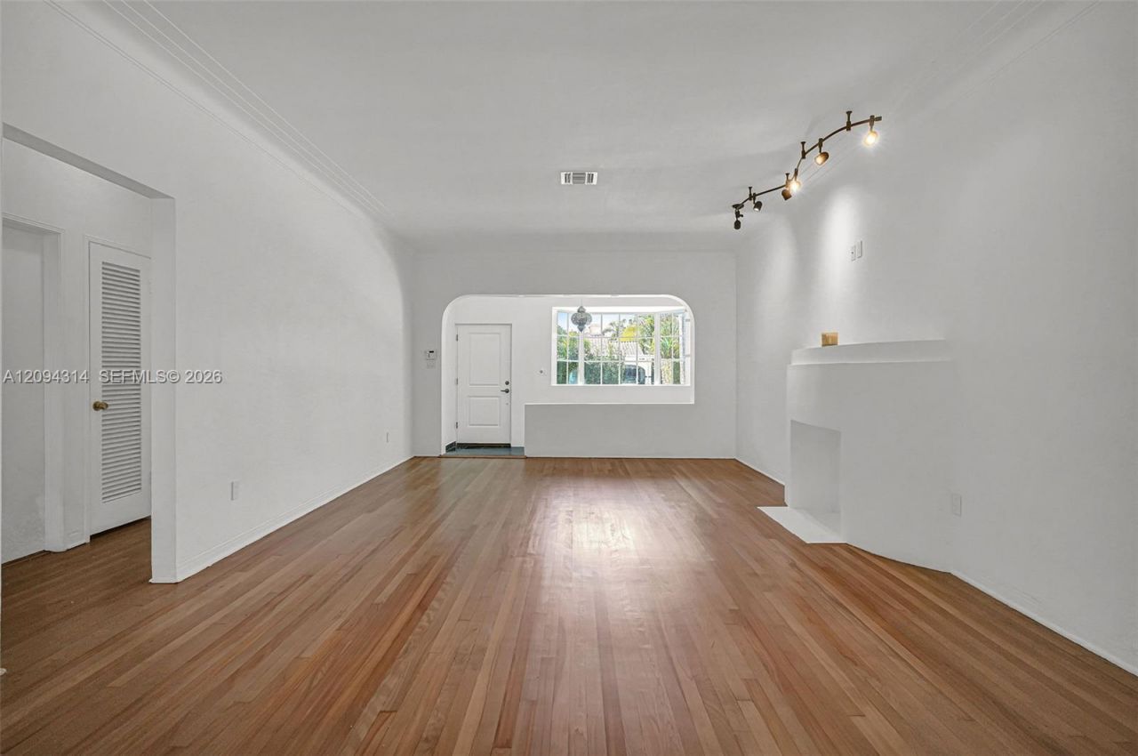 4529 Royal Palm Ave , Unit 4529, Miami Beach, FL 33140 Photo