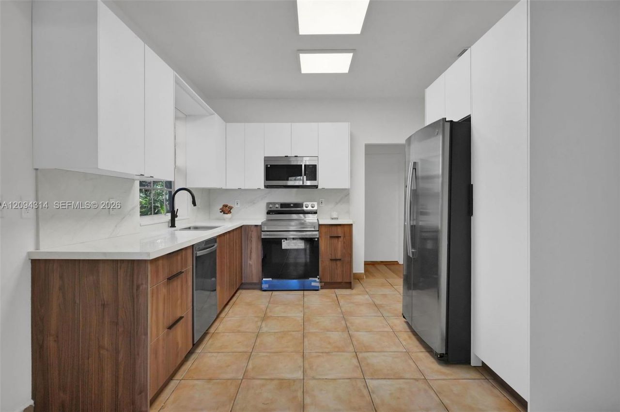 4529 Royal Palm Ave , Unit 4529, Miami Beach, FL 33140 Photo