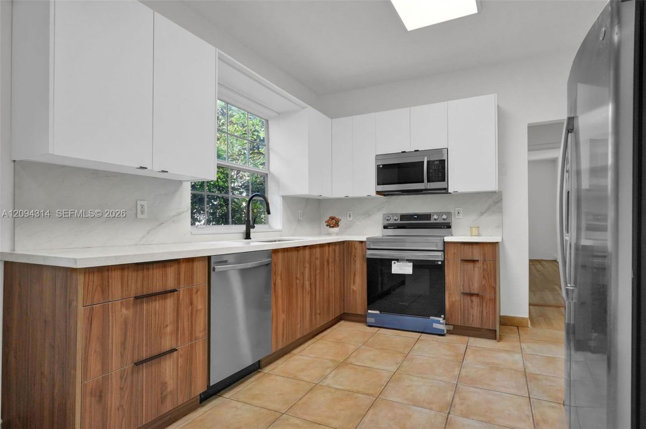 4529 Royal Palm Ave , Unit 4529, Miami Beach, FL 33140 Photo