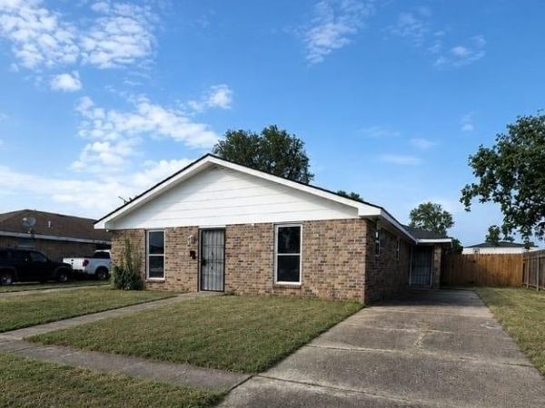 1247 ANGUS Drive , Harvey, LA 70058
