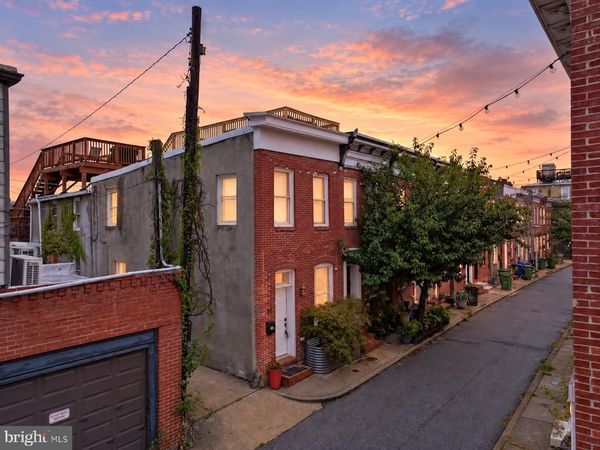32 S CASTLE STREET, BALTIMORE, MD 21231