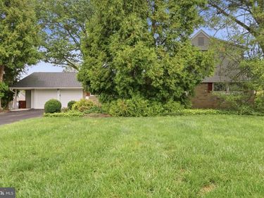 43 FULL TURN ROAD, LEVITTOWN, PA 19056
