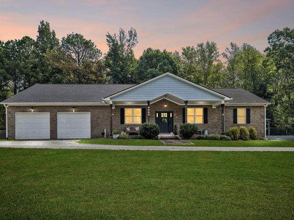 2428 Old Natchez Trace Trl, Camden, TN 38320