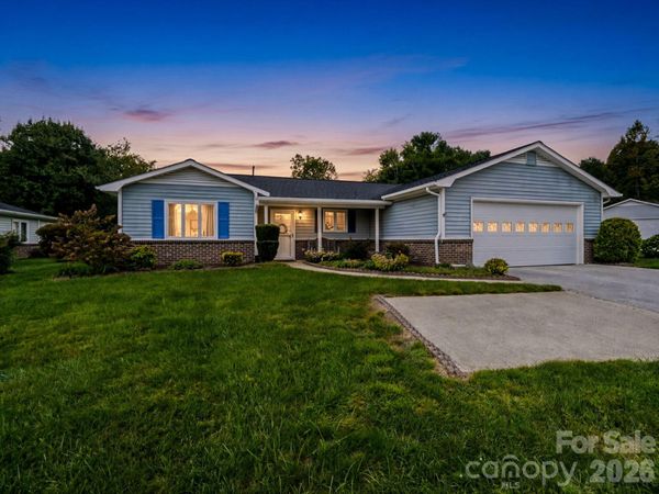 300 Dellford Court , Hendersonville, NC 28792