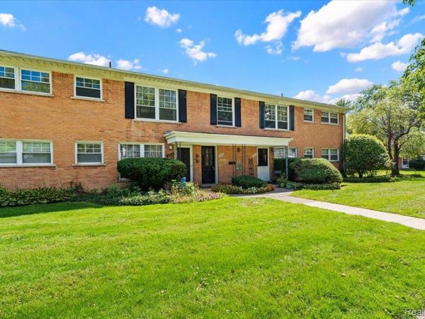 3220 Shenandoah Drive , Unit 11, Royal Oak, Mi 48073