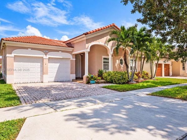 16637 SW 81st Ter , Miami, FL 33193