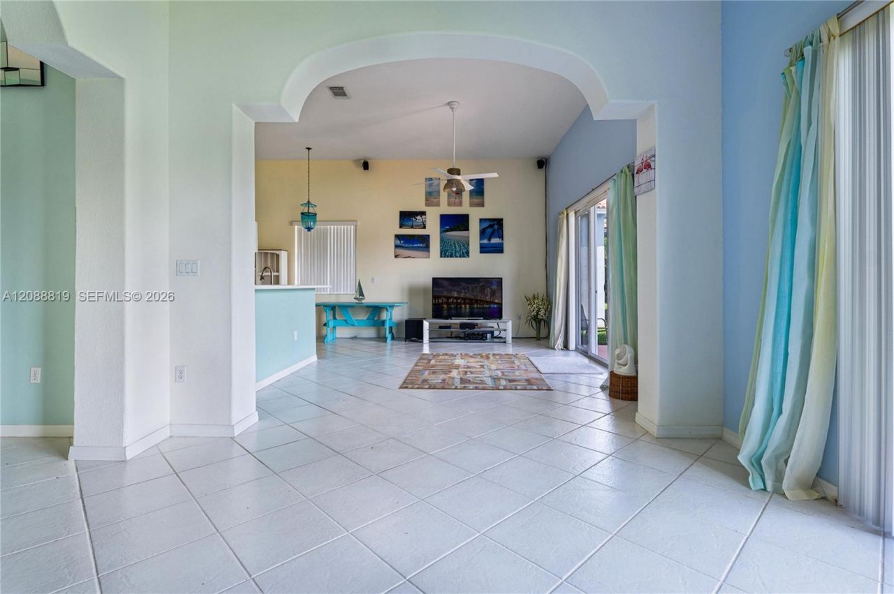 16637 SW 81st Ter, Miami, FL 33193 Photo