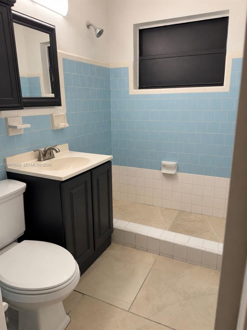 861 W 32nd St , Hialeah, FL 33012 Photo