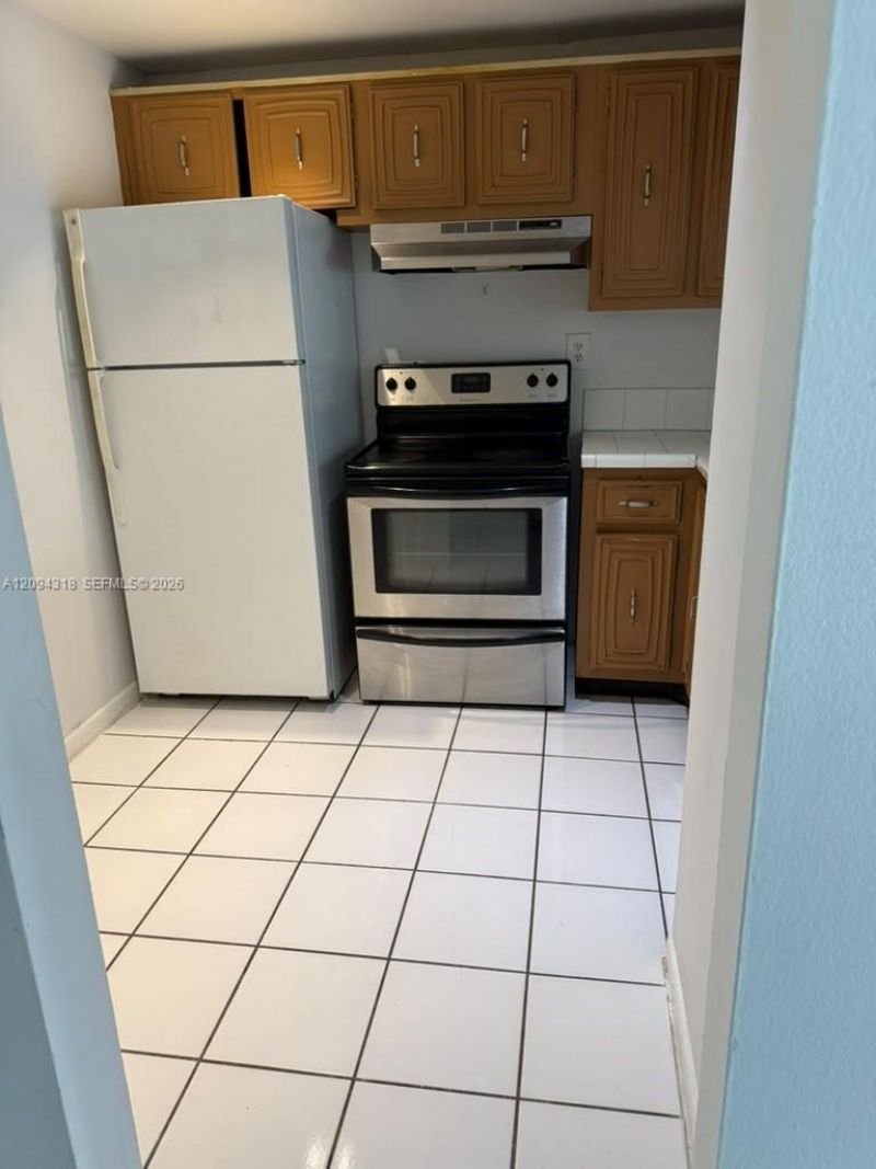 484 NW 165th St Rd , Unit A-311, Miami, FL 33169 Photo