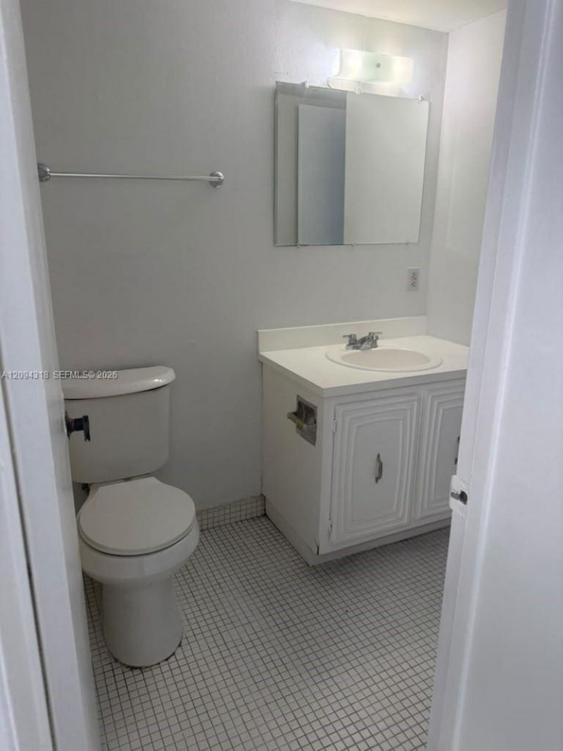 484 NW 165th St Rd , Unit A-311, Miami, FL 33169 Photo