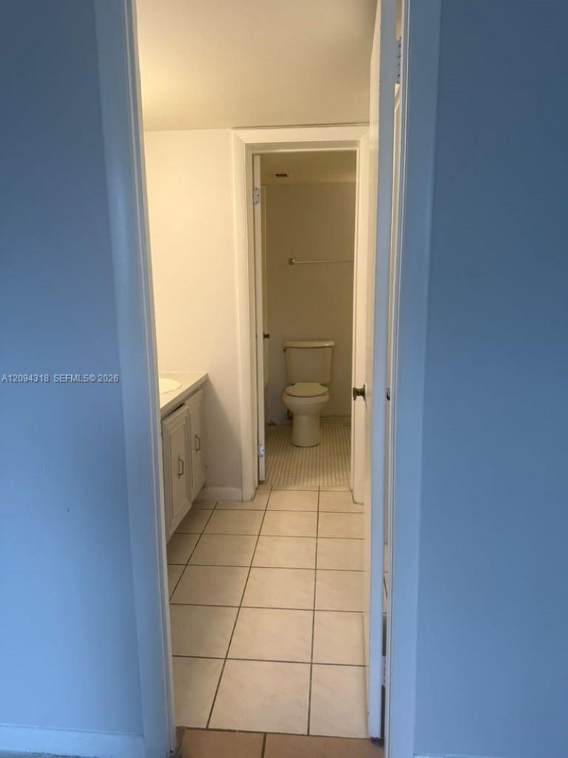 484 NW 165th St Rd , Unit A-311, Miami, FL 33169 Photo