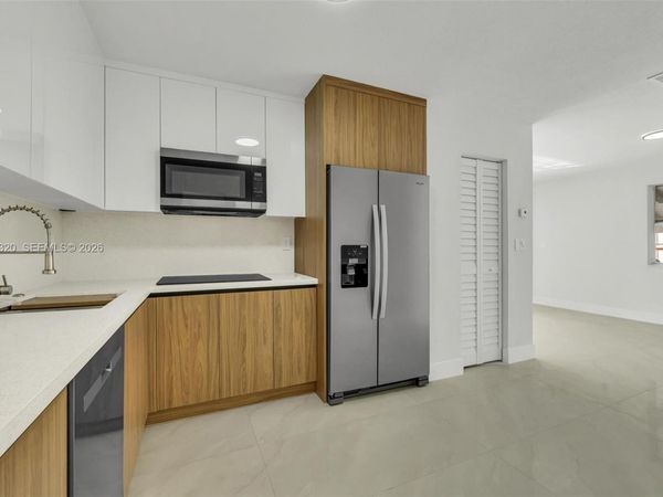 2637 Nassau Dr , Miramar, FL 33023