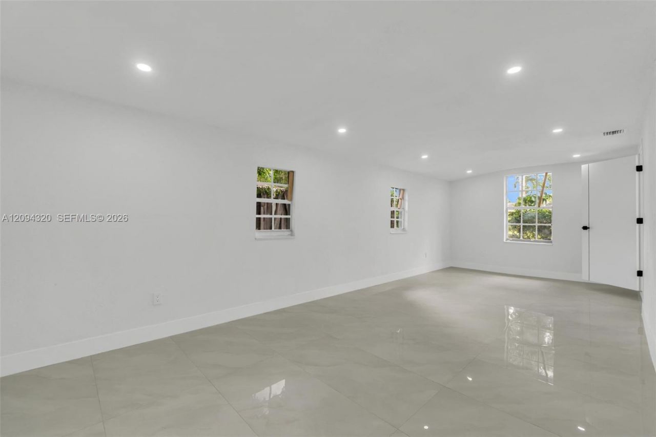 2637 Nassau Dr , Miramar, FL 33023 Photo
