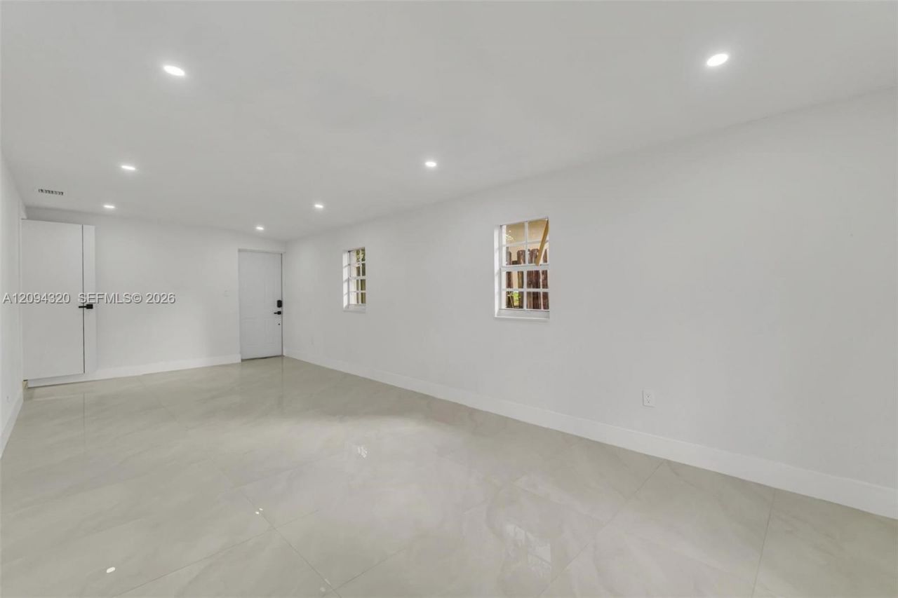 2637 Nassau Dr , Miramar, FL 33023 Photo