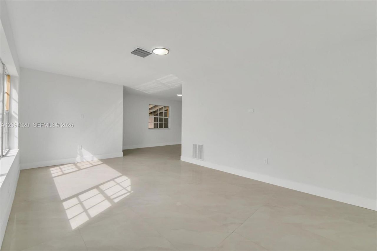 2637 Nassau Dr , Miramar, FL 33023 Photo