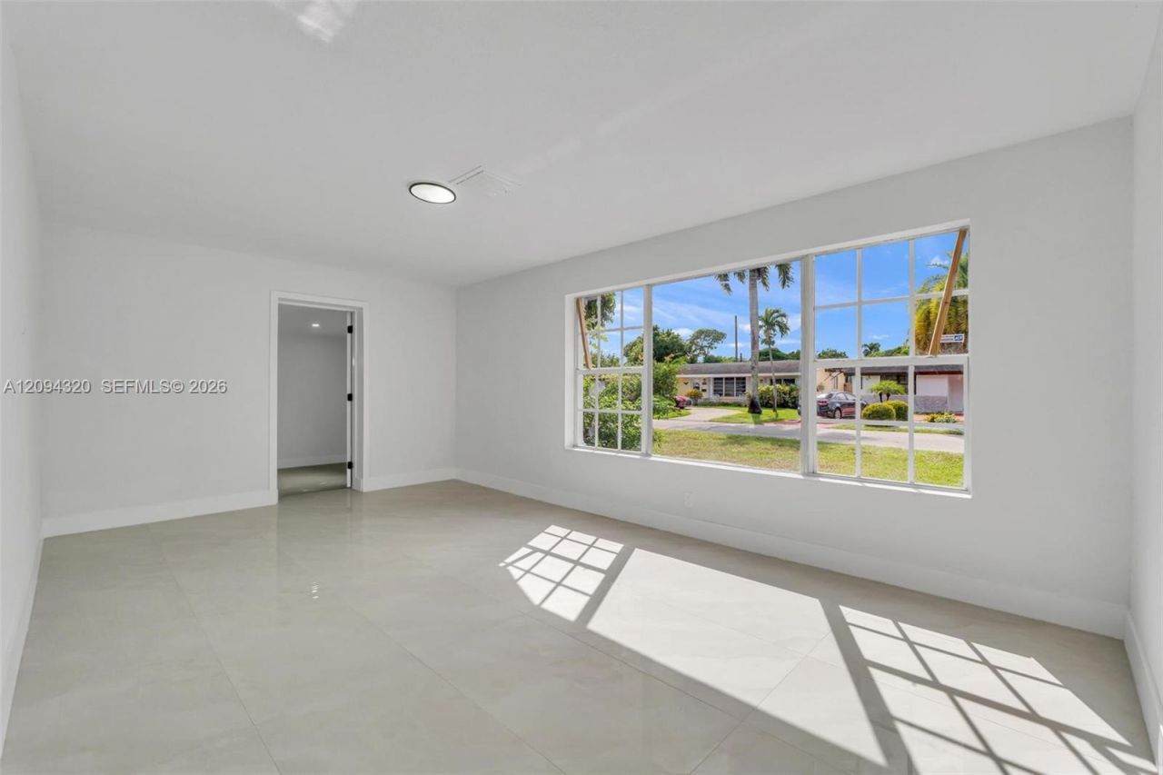 2637 Nassau Dr , Miramar, FL 33023 Photo