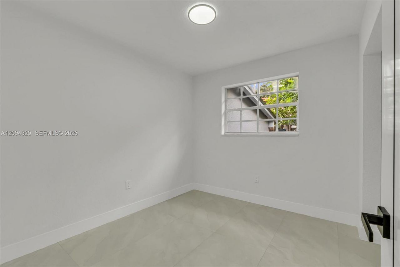 2637 Nassau Dr , Miramar, FL 33023 Photo