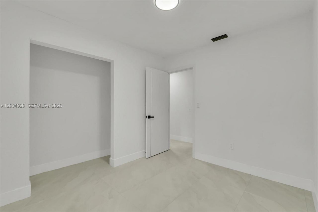 2637 Nassau Dr , Miramar, FL 33023 Photo