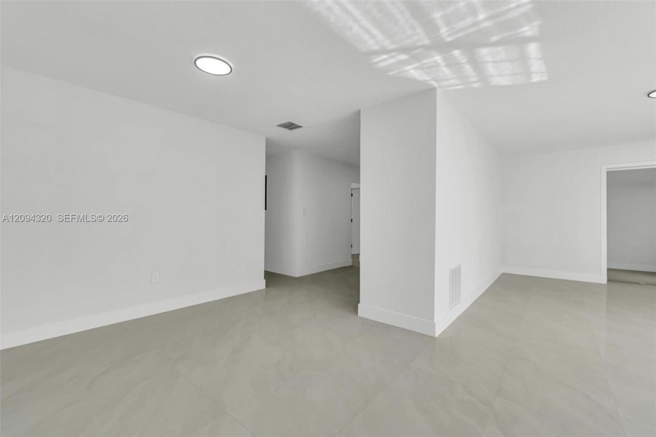 2637 Nassau Dr , Miramar, FL 33023 Photo