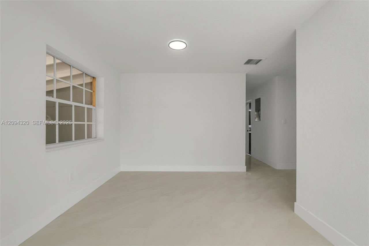 2637 Nassau Dr , Miramar, FL 33023 Photo