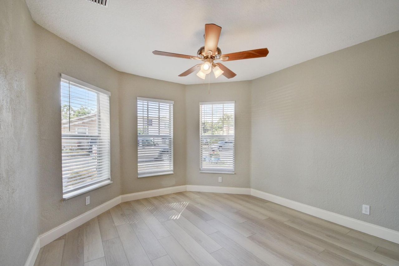 1043 22nd Street, West Palm Beach, FL 33407 Photo
