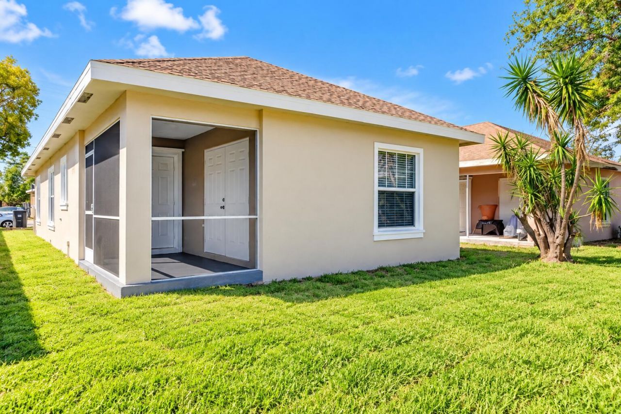 1043 22nd Street, West Palm Beach, FL 33407 Photo
