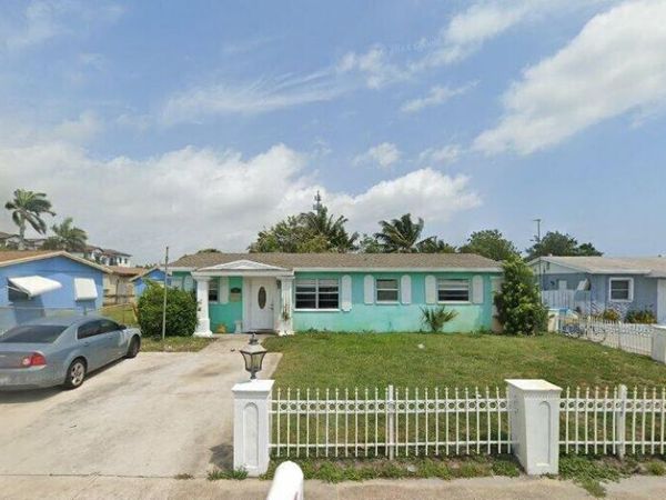 207 NE 6th Avenue, Boynton Beach, FL 33435