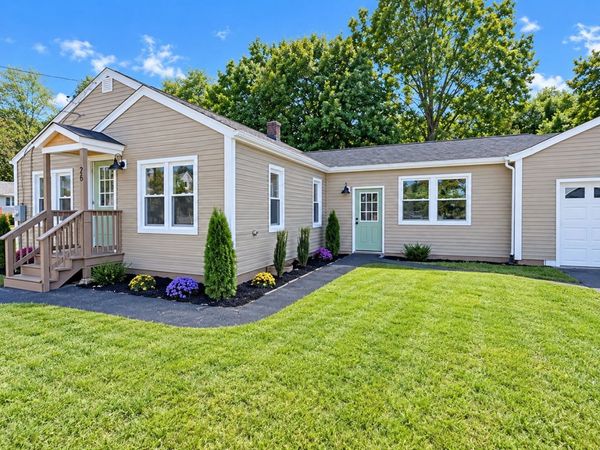 26 Mt Tom Ave, Easthampton, MA 01027