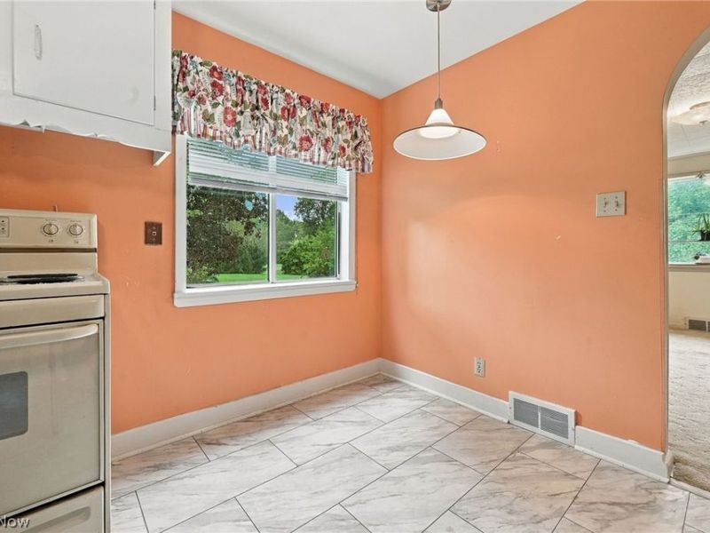 12930 Edison Street NE, Alliance, OH 44601 Photo 10