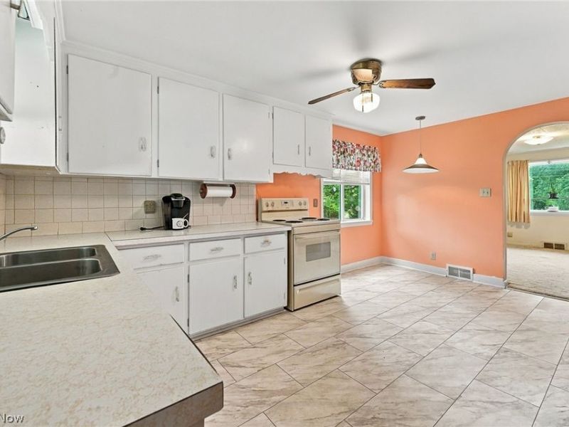 12930 Edison Street NE, Alliance, OH 44601 Photo 12