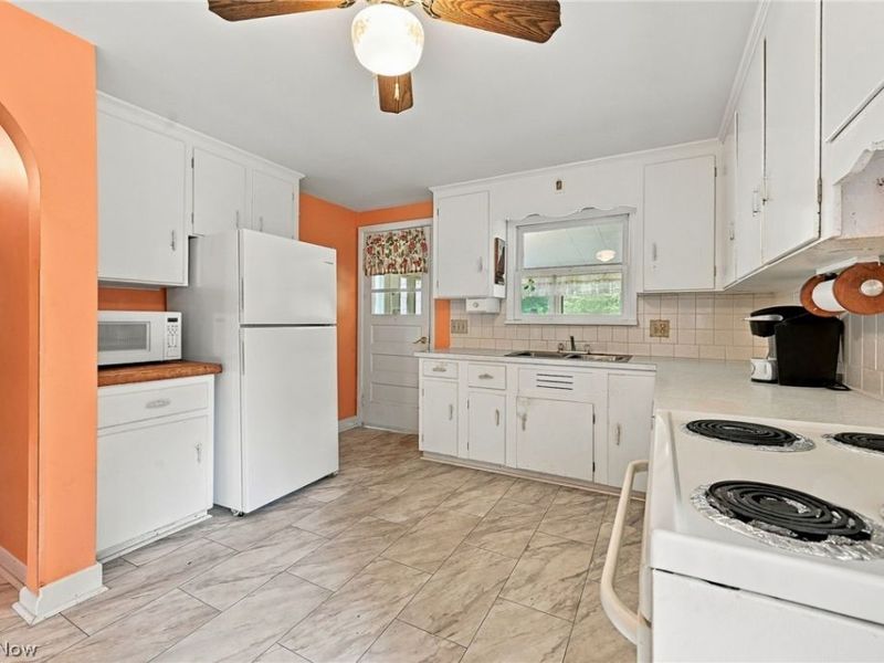 12930 Edison Street NE, Alliance, OH 44601 Photo 13
