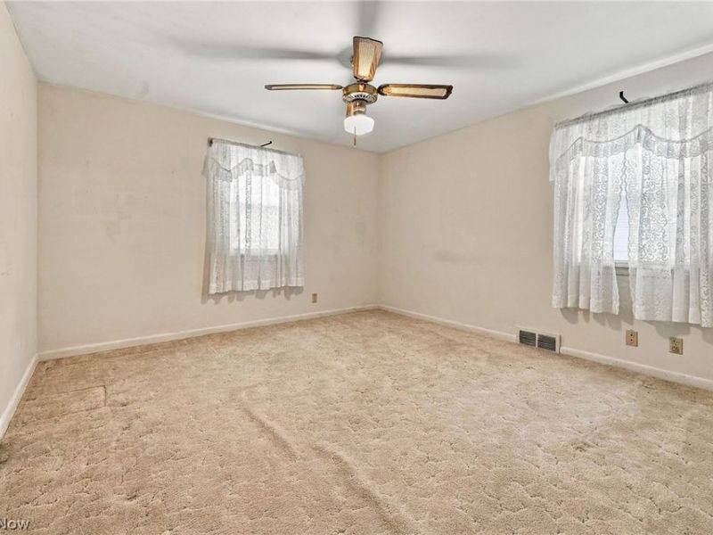 12930 Edison Street NE, Alliance, OH 44601 Photo 15