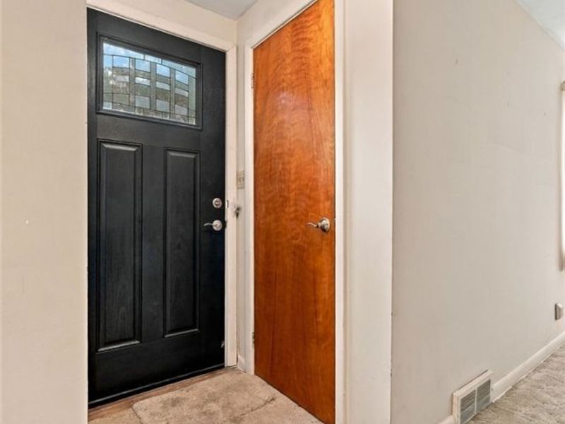 12930 Edison Street NE, Alliance, OH 44601 Photo 6