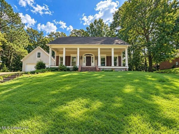 111 Newport Circle, Clinton, MS 39056