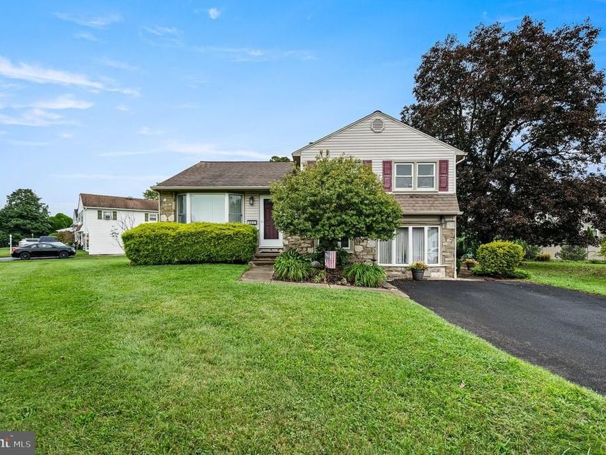 165 Henry Avenue, Warminster, PA 18974 Main Photo