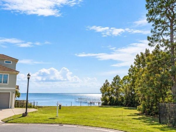 1709 Brooke Beach Drive, Navarre, FL 32566