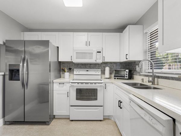 9700 SUNRISE LAKES Boulevard, Unit 101, Sunrise, FL 33322