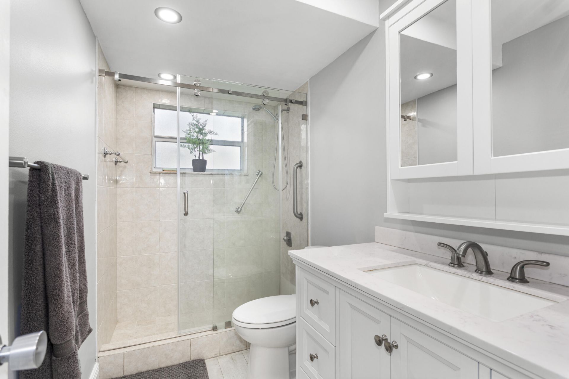9700 Sunrise Lakes Boulevard, Unit 101, Sunrise, FL 33322 Photo